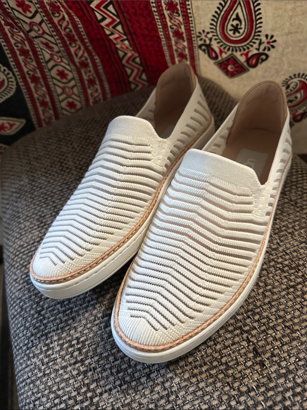 Women’s Ugg White Slip-On Knit Casual Shoes